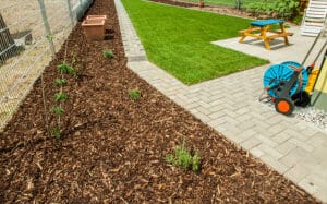 3 Benefits of Letting a Pro Handle Your Mulch